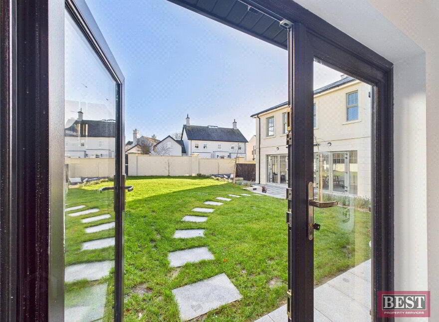 44 Seafields, Warrenpoint, Newry, BT34 3TG