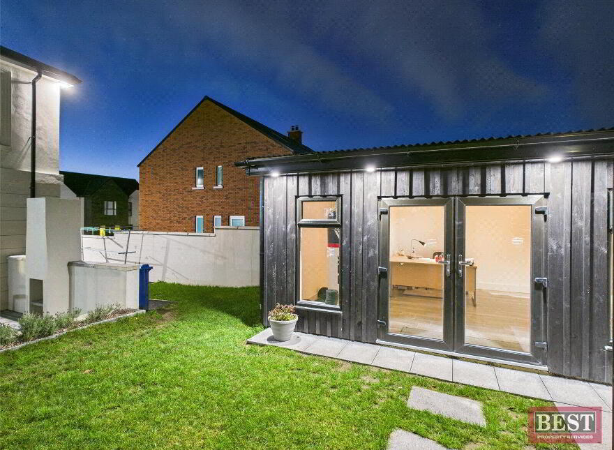 44 Seafields, Warrenpoint, Newry, BT34 3TG