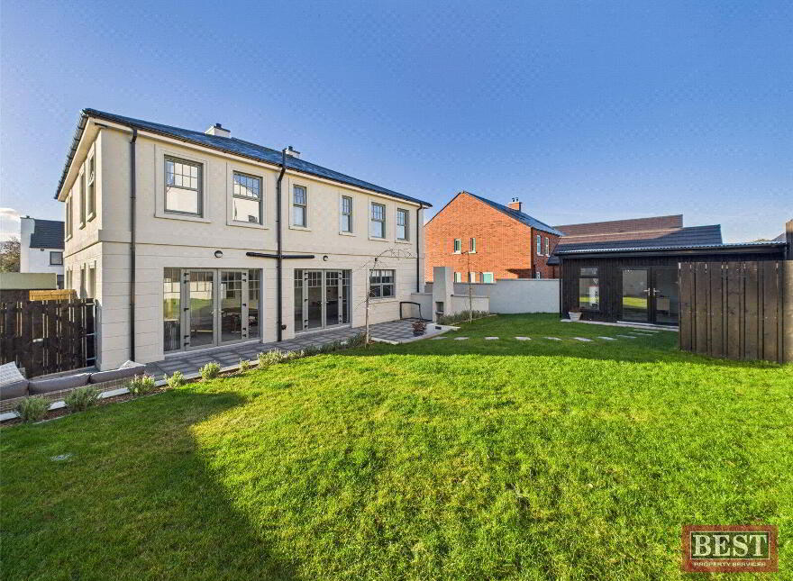 44 Seafields, Warrenpoint, Newry, BT34 3TG