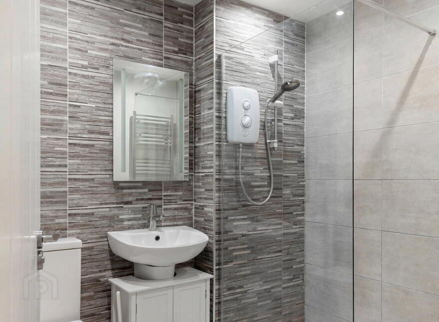 Apt 1 Whitkirk House, 27 Main Street, Ballywalter, Newtownards, BT22 2PJ