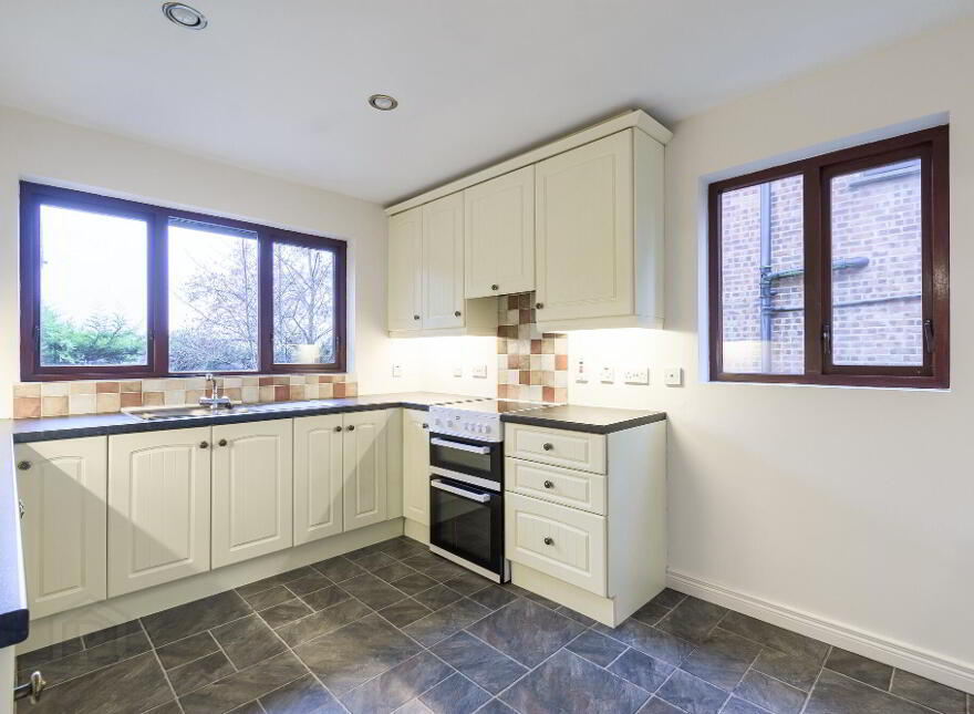 10 Waringfield Mews, Moira, BT67 0FJ