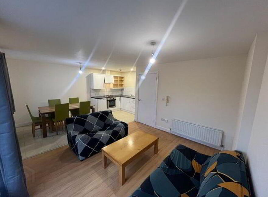 609 College Central, College Avenue, Belfast, BT1 6BD