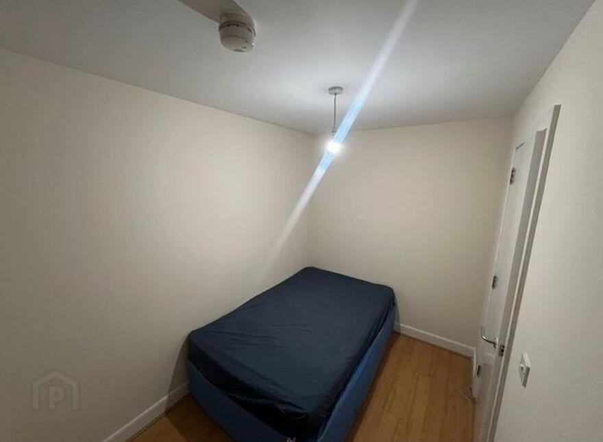609 College Central, College Avenue, Belfast, BT1 6BD