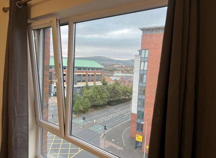 609 College Central, College Avenue, Belfast, BT1 6BD