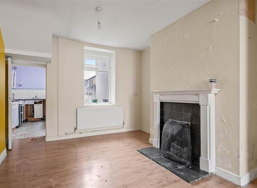 198 Queen Street, Ballymena, BT42 2BQ