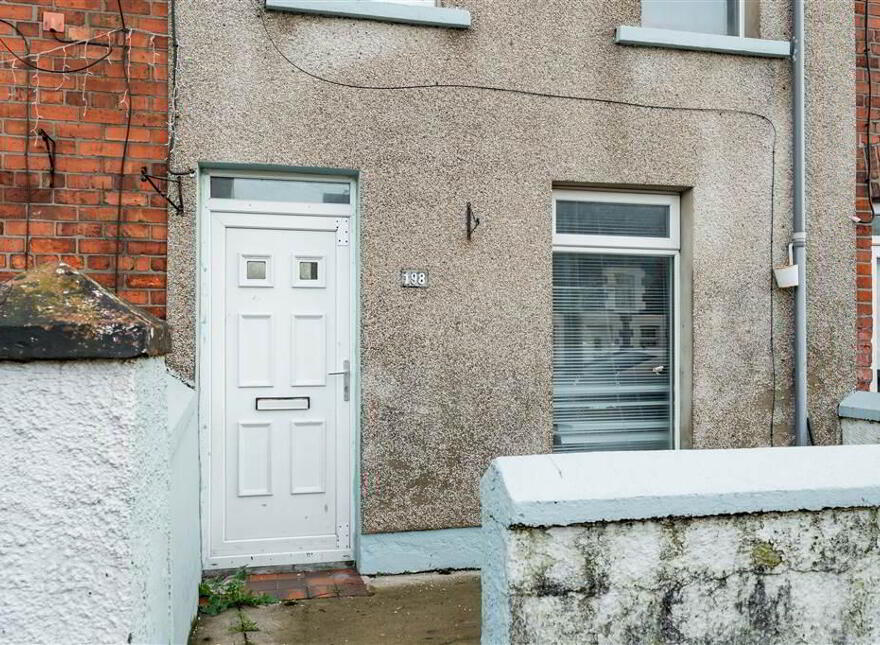 198 Queen Street, Ballymena, BT42 2BQ