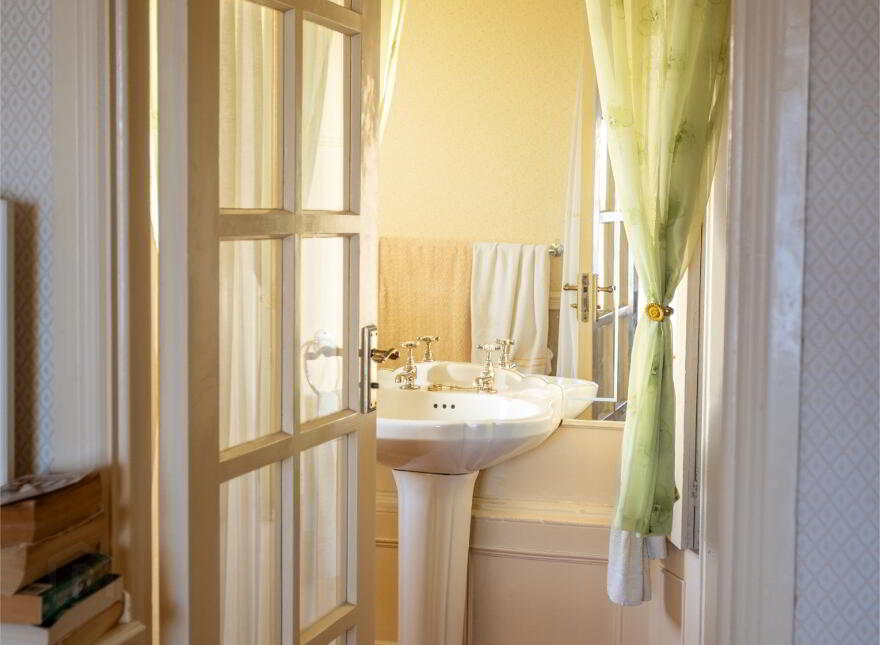 Marino, 40 Seaview, Warrenpoint, BT34 3NJ