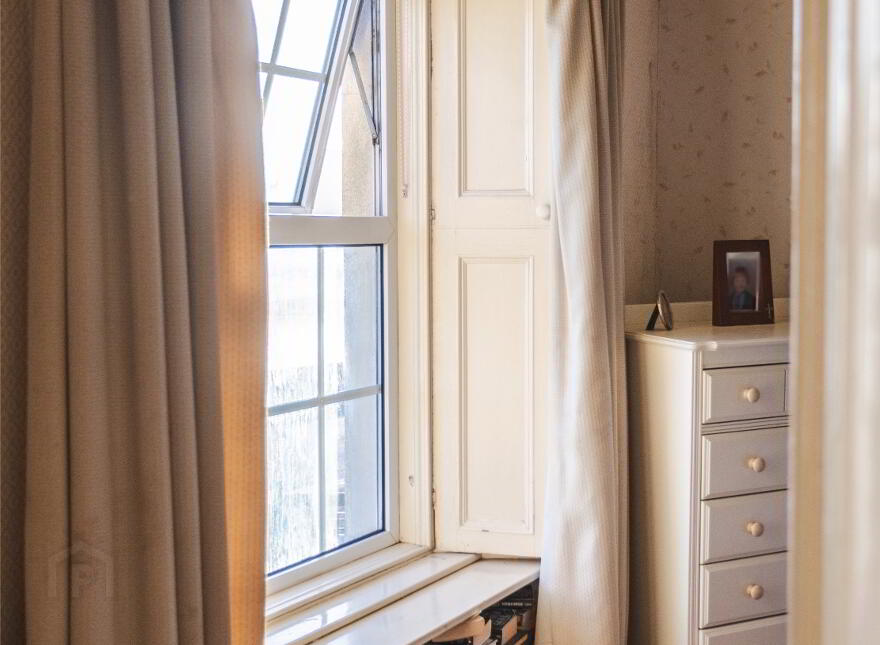 Marino, 40 Seaview, Warrenpoint, BT34 3NJ