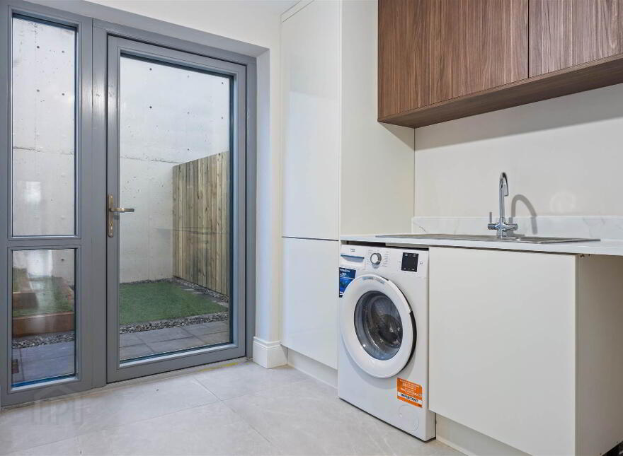 Townhouse With Private Elevator, 3 Priory Gate, Priory Park, Holywood, BT18 0LG