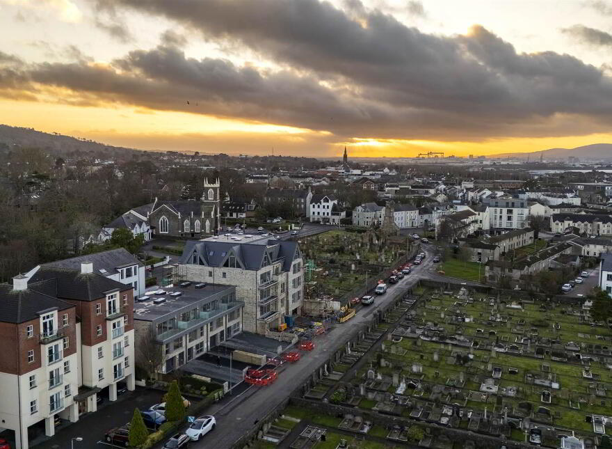 Townhouse With Private Elevator, 3 Priory Gate, Priory Park, Holywood, BT18 0LG