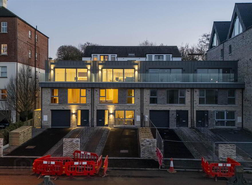 Townhouse With Private Elevator, 3 Priory Gate, Priory Park, Holywood, BT18 0LG