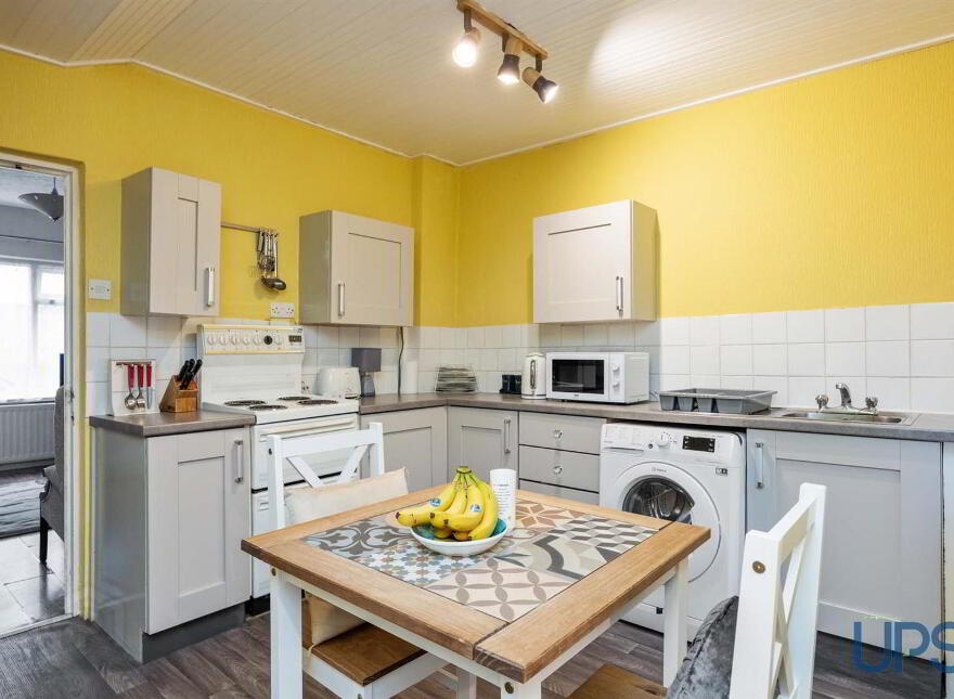 40 Iveagh Street, Falls Road, Belfast, BT12 6AU