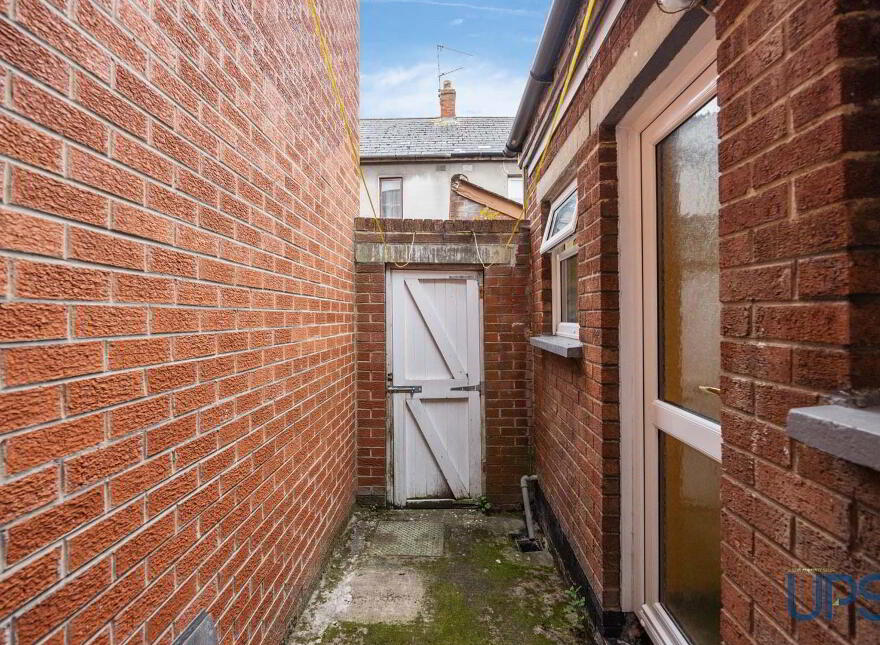 40 Iveagh Street, Falls Road, Belfast, BT12 6AU