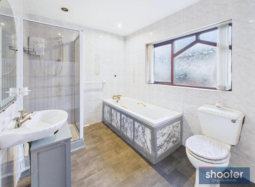 16 Derrybeg Drive, Newry, BT35 6ES