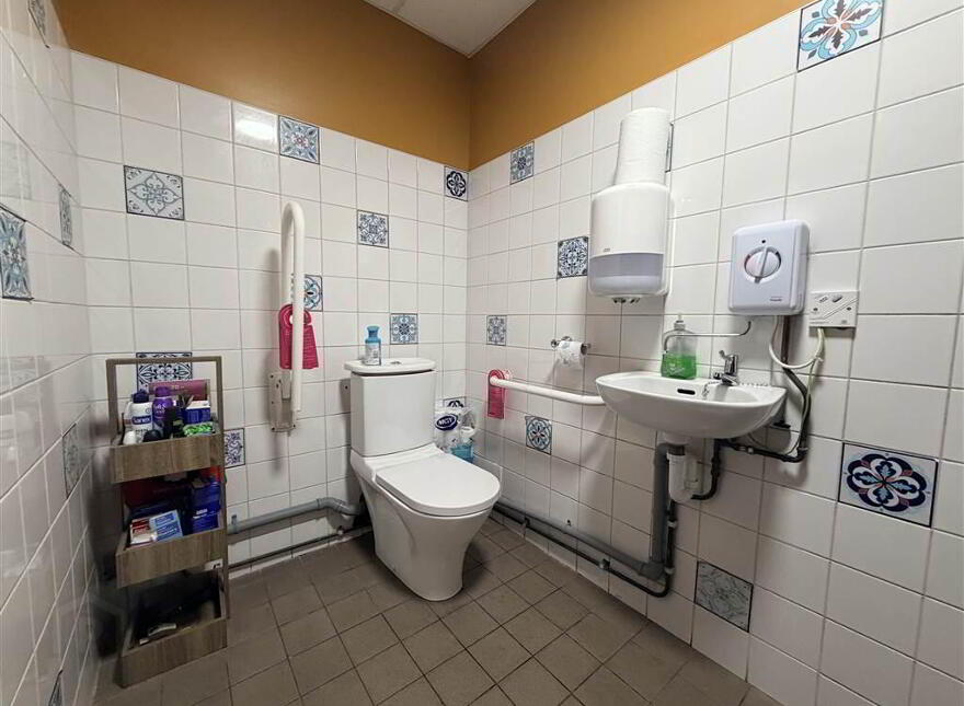 Unit 3 Throne Centre, 252 Whitewell Road, Newtownabbey, BT36 7RW