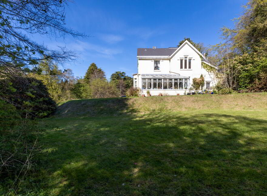 Glenlyon, Victoria Road, Holywood, BT18 9BG