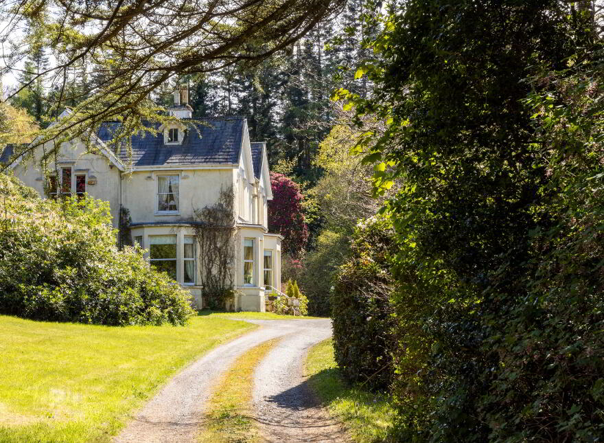 Glenlyon, Victoria Road, Holywood, BT18 9BG