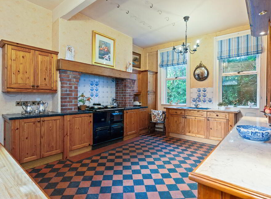 Glenlyon, Victoria Road, Holywood, BT18 9BG