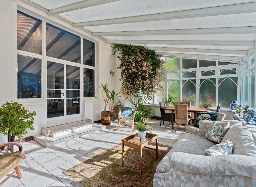 Glenlyon, Victoria Road, Holywood, BT18 9BG