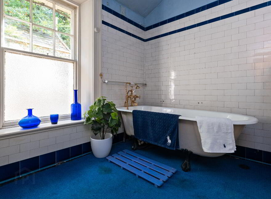 Glenlyon, Victoria Road, Holywood, BT18 9BG