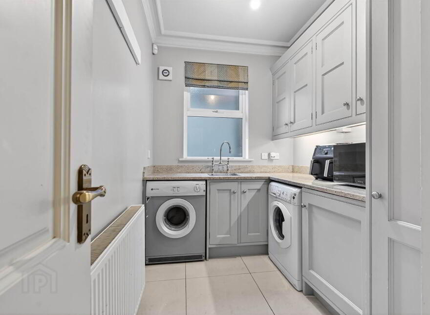 24 Ardenlee Avenue, Ravenhill, Belfast, BT6 0AA