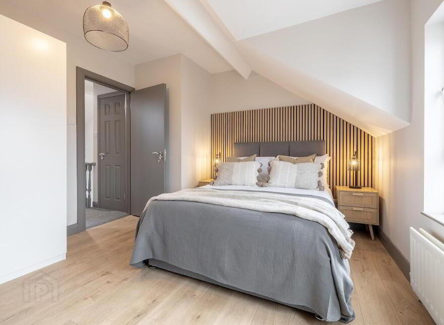 Room 5, 57 Ballygomartin Road, Belfast, BT13 3LB