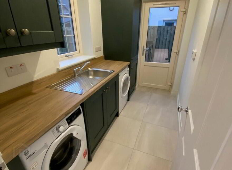 17 Hobart Hall, Dundonald, Belfast, BT16 1BS