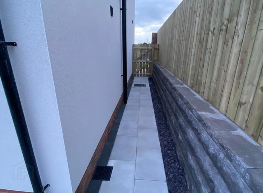 17 Hobart Hall, Dundonald, Belfast, BT16 1BS