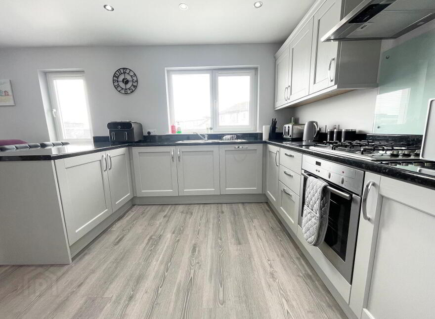 Apt 18, Peninsula Apartments, Causeway Street, Portrush, BT56 8AB