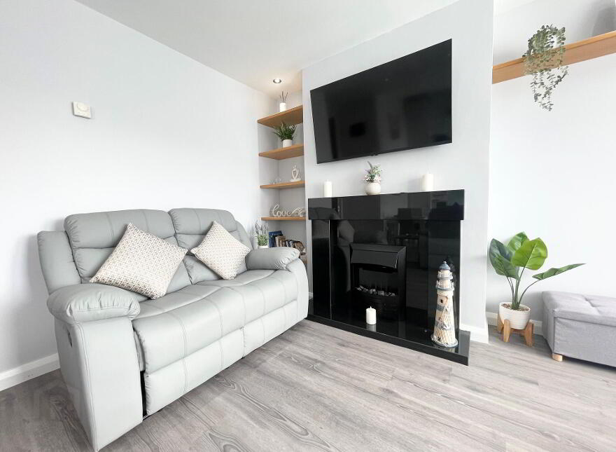 Apt 18, Peninsula Apartments, Causeway Street, Portrush, BT56 8AB