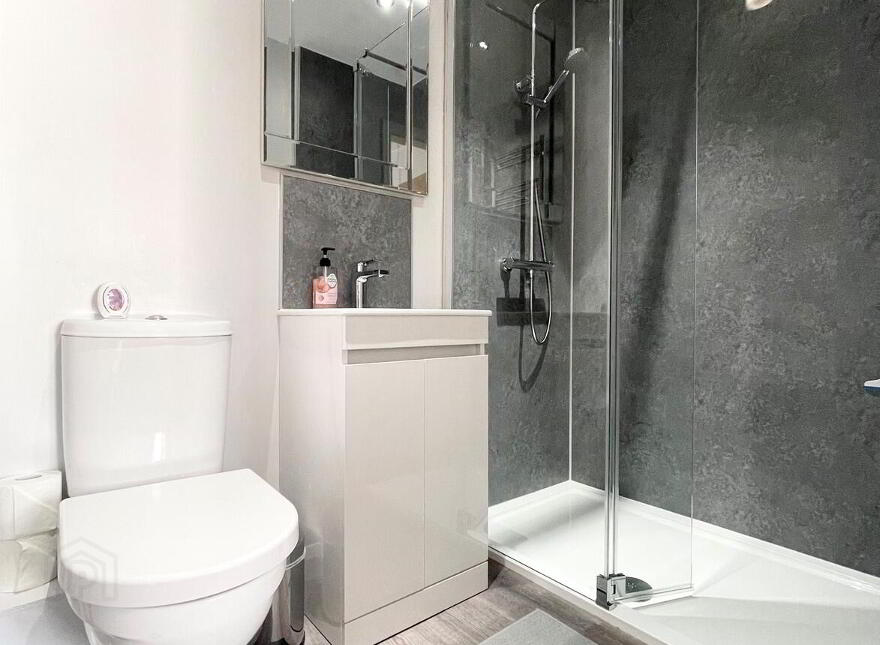 Apt 18, Peninsula Apartments, Causeway Street, Portrush, BT56 8AB