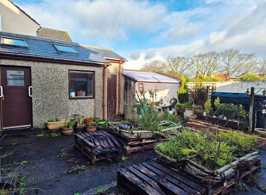 CASH ONLY, 13 Ballywillan Road, Portrush, BT56 8JL