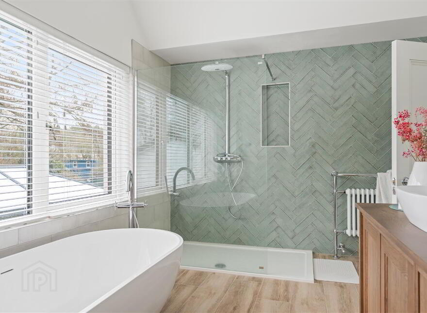 114 Belfast Road, Antrim, BT41 2BA