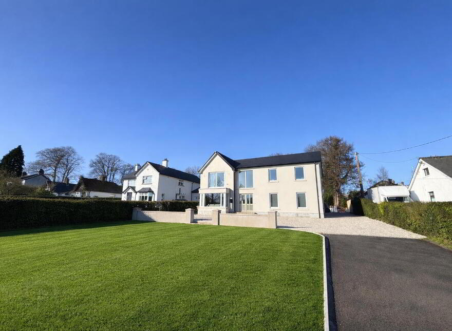 114 Belfast Road, Antrim, BT41 2BA