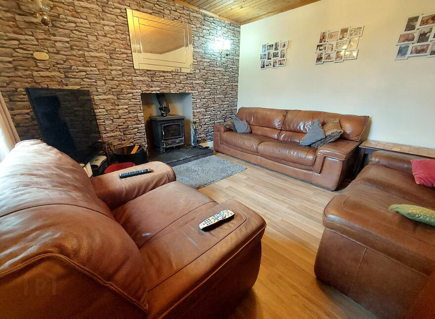 31 Strahulter Road, Newtownstewart, Omagh, BT78 4ED