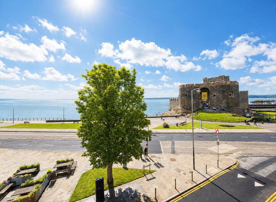 1C Castle Street, Carrickfergus, BT38 7BE