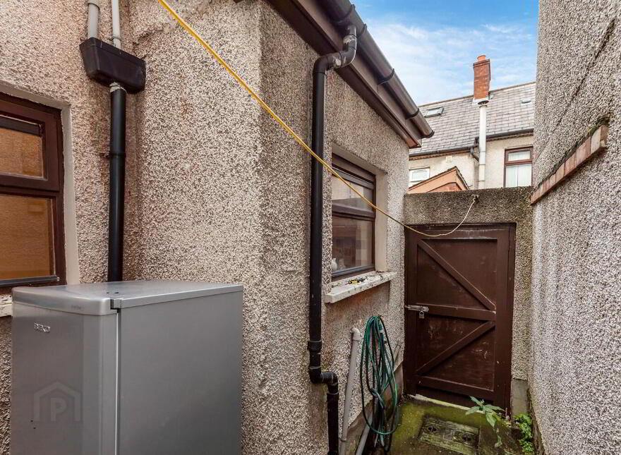37 Meadowbank Place, Lisburn Road, Belfast, BT9 7FE
