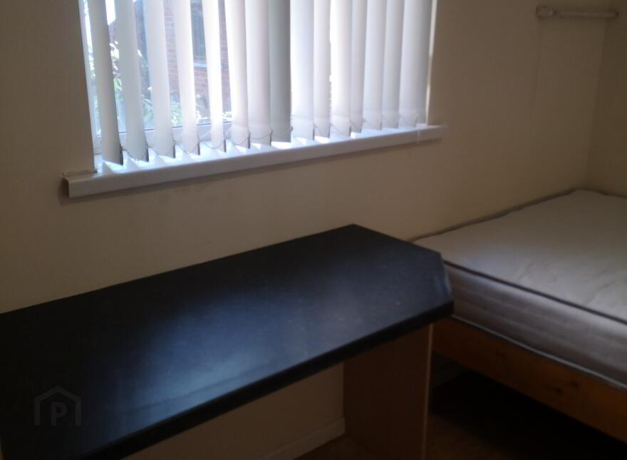 Unit 2, 34 University Avenue, Belfast, BT7 1GX