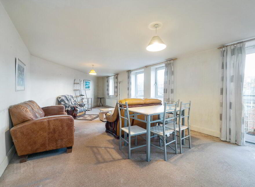 2.4 Apartment D Whitehall Square, 181 Sandy Row, Belfast, BT12 5EU
