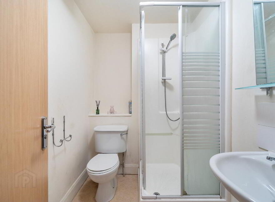 2.4 Apartment D Whitehall Square, 181 Sandy Row, Belfast, BT12 5EU