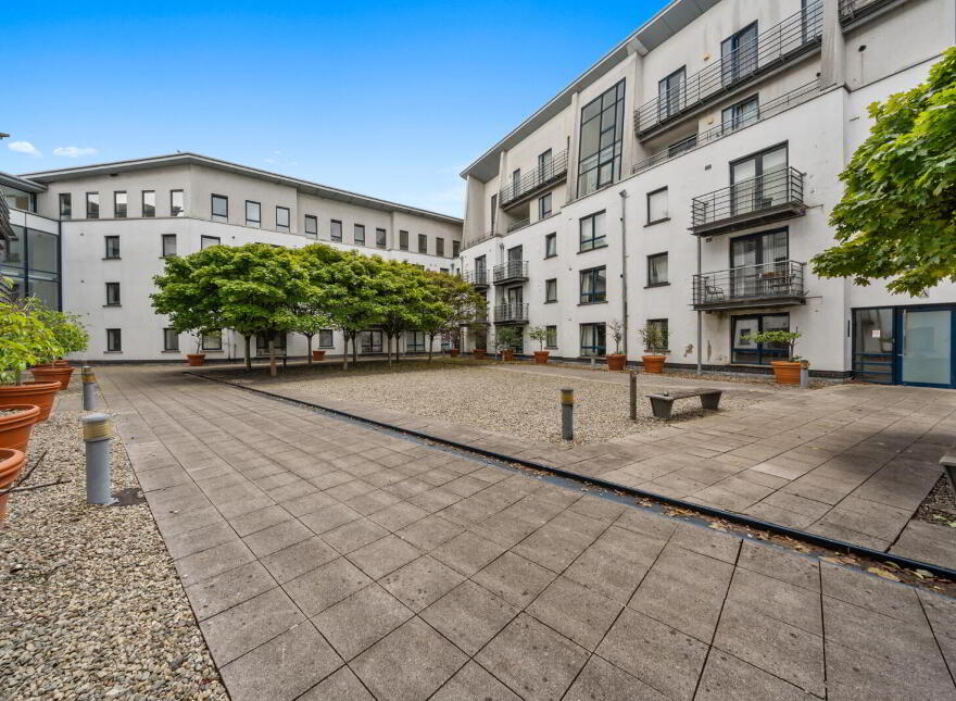 2.4 Apartment D Whitehall Square, 181 Sandy Row, Belfast, BT12 5EU