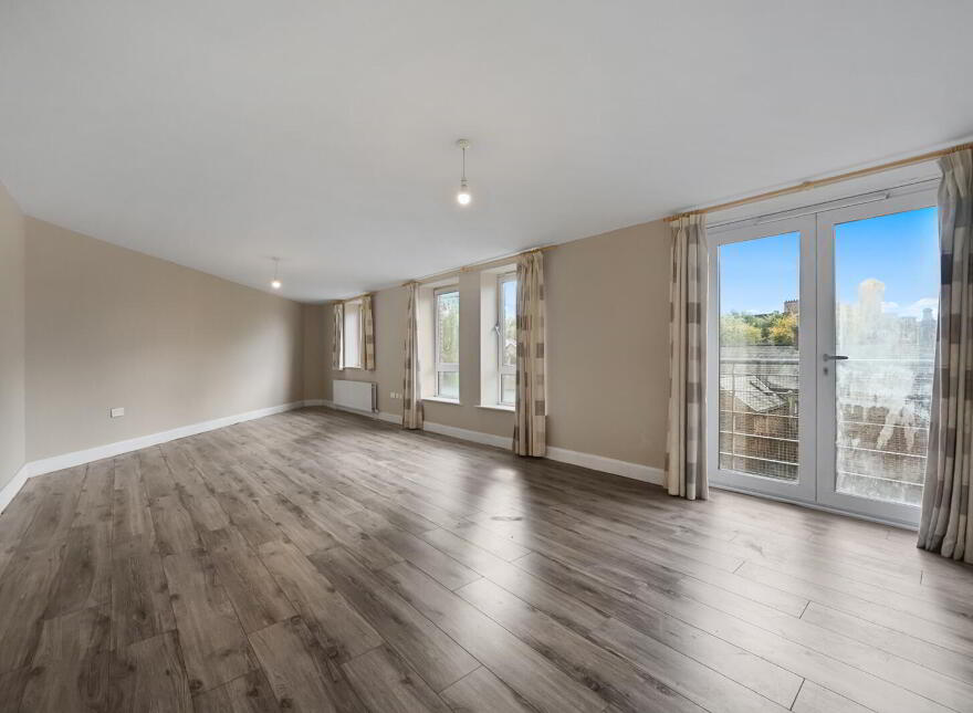 2.4 Apartment D Whitehall Square, 181 Sandy Row, Belfast, BT12 5EU