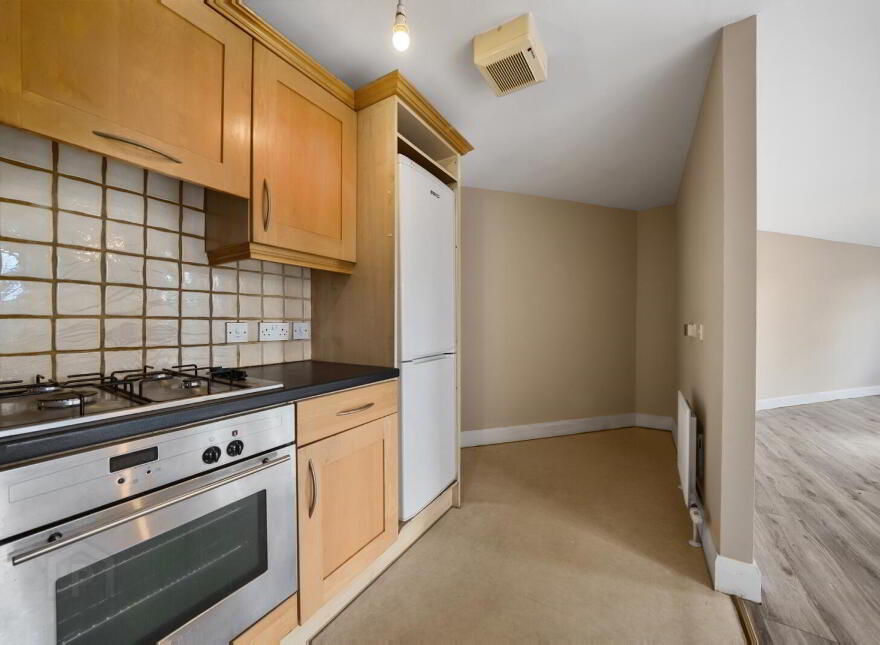 2.4 Apartment D Whitehall Square, 181 Sandy Row, Belfast, BT12 5EU