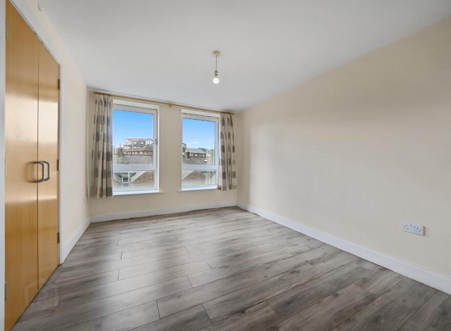 2.4 Apartment D Whitehall Square, 181 Sandy Row, Belfast, BT12 5EU