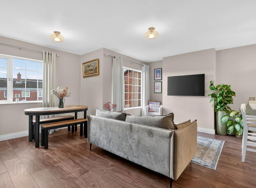 27b Eastleigh Dale, Ballyhackamore, Belfast, BT4 3DT