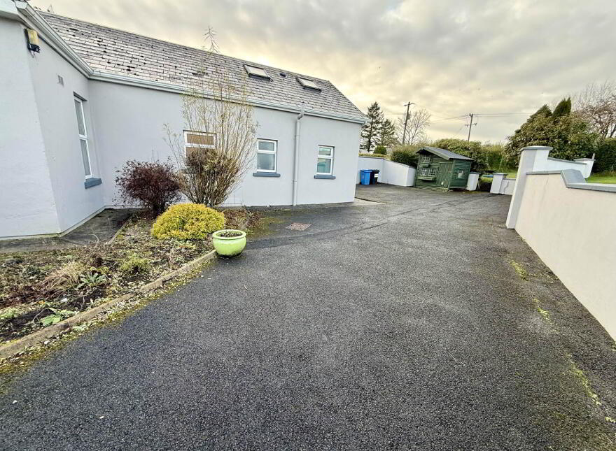 Nellies Cottage, Ballyhowly, Knock, F12FW60
