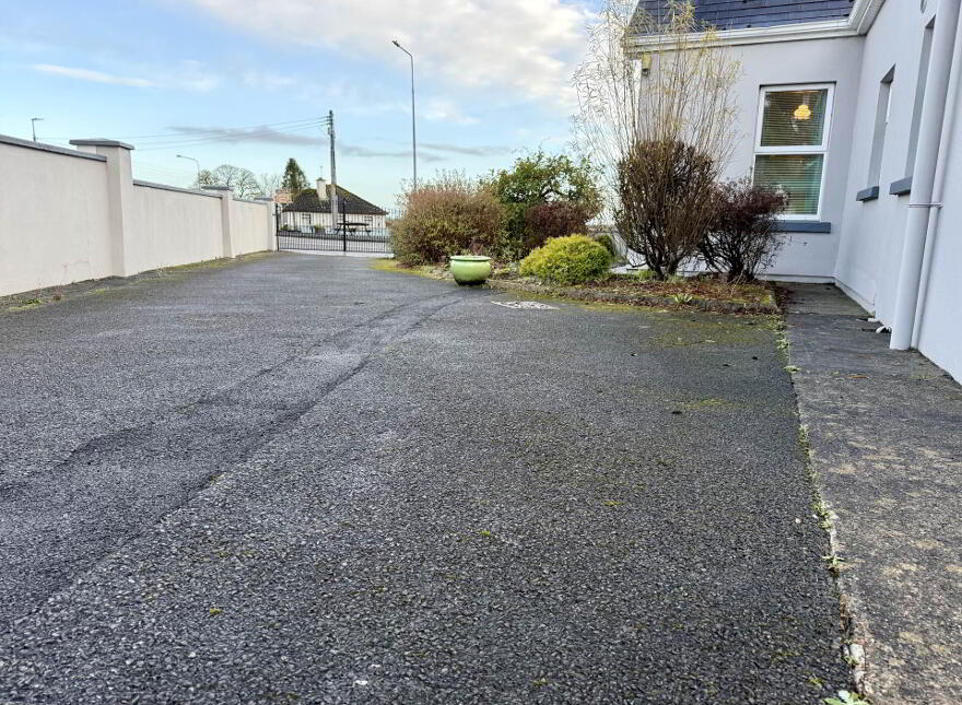 Nellies Cottage, Ballyhowly, Knock, F12FW60