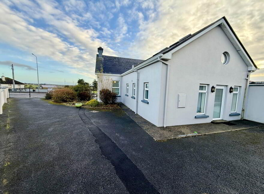 Nellies Cottage, Ballyhowly, Knock, F12FW60