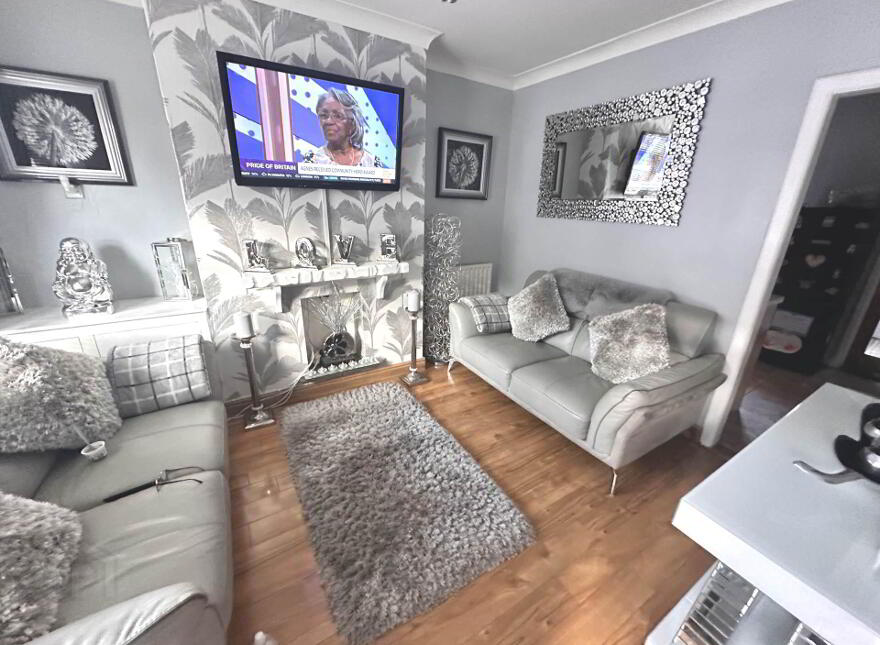 15 Iveagh Crescent, Belfast, BT12 6AW