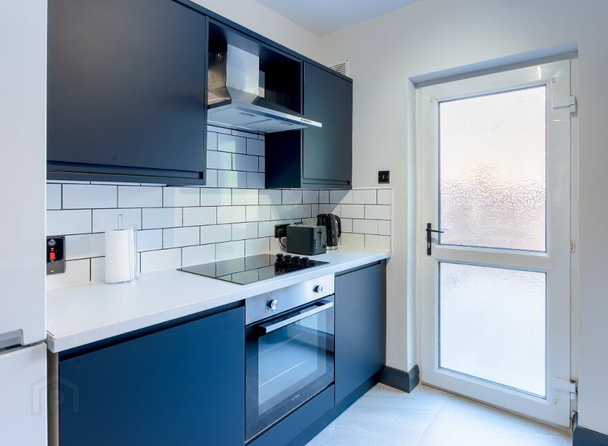 City Centre Short Term Let, Salisbury Court, Belfast, BT7 1DD